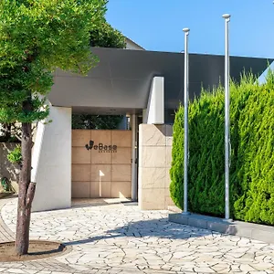 webase-hostel-yuigahama.kanagawa-hotels.com/